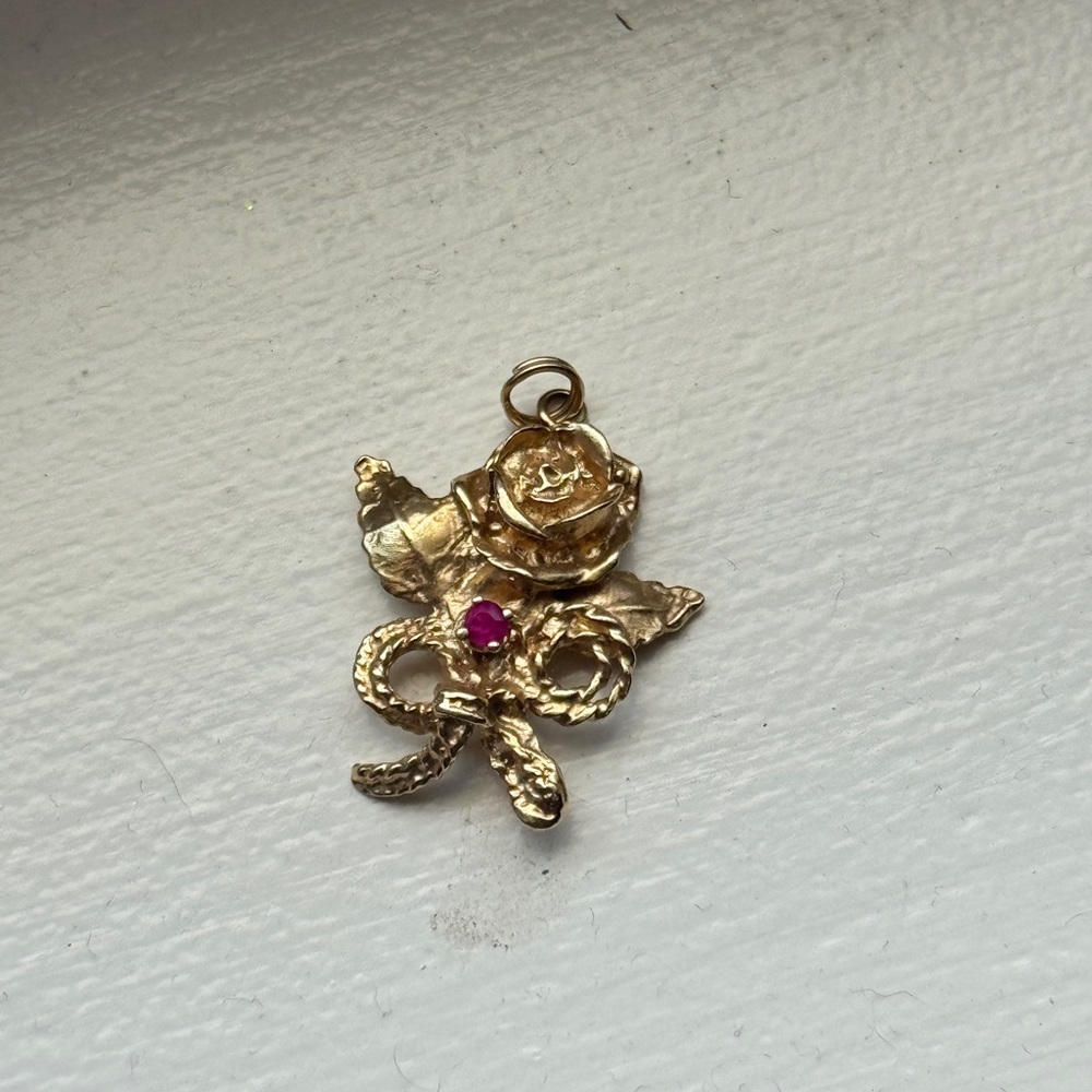 Vintage 14k Yellow Gold Rose Pendant with Ruby Gemstone